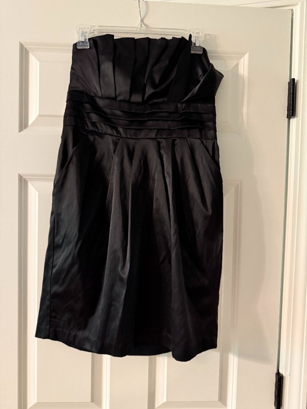 *Snap Black Satin Strapless Mini Dress*